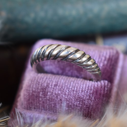 Aruna ring