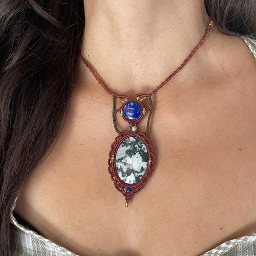 Μακραμέ κολιέ με Ίασπη και Λάπι Λάζουλι