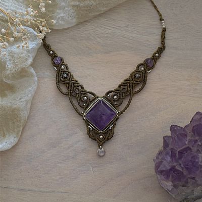 Μακραμέ κολιέ με Αμέθυστο
